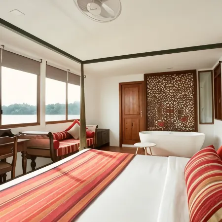 Houseboats by Dae - Watersports, Bird Watching & Sunset Cruises