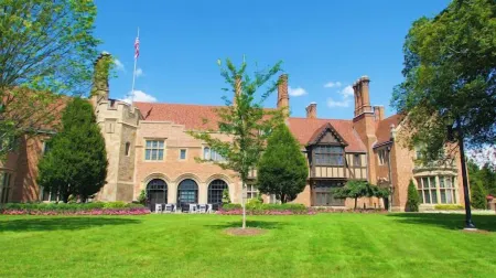 Holiday Inn Express Detroit-Birmingham Отели в г. Блумфилд Тауншип