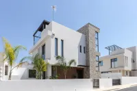 Chris le Mare Gold Luxury Villa