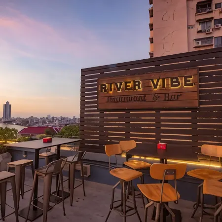 Riverview Residence Отели рядом с достопримечательностью «Тхонбури»