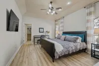 Mulligan Manor: Golf - Bike - Play - Private Hot Tub - Pet Friendly