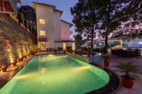 Ramada by Wyndham Kasauli - Pools