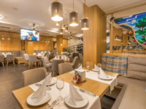 St George Ski & Holiday - Half Board & All Inclusive, Free Children 반스코 호텔