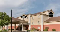 Summit Suites - Kolam Renang