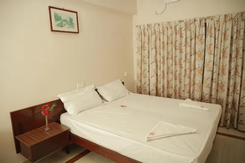 Ashish Tourist Home - 2-Star