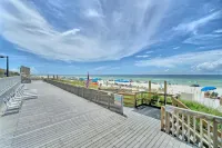 Beautiful Beach Front 2BR, 2BA, 3rd Floor Unit with lots of amenities