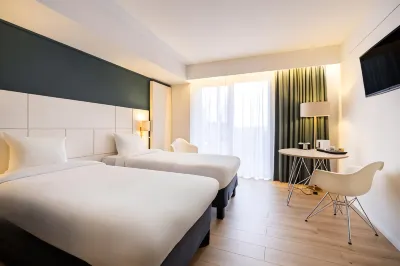 Hotel Louise Các khách sạn gần Royal Military Academy
