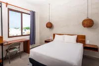 VIca Guest House Con Piscina en la Entrada de la Zona Hotelera