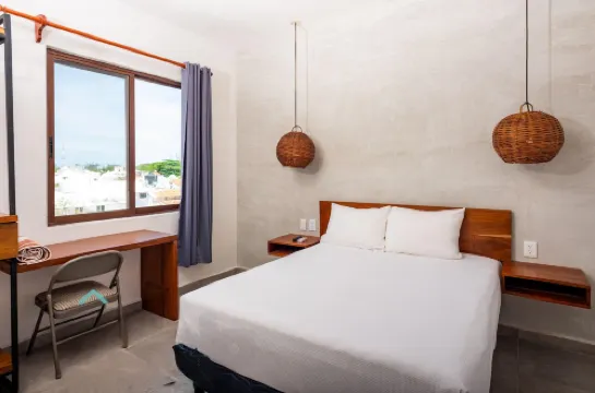 VIca Guest House Con Piscina en la Entrada de la Zona Hotelera