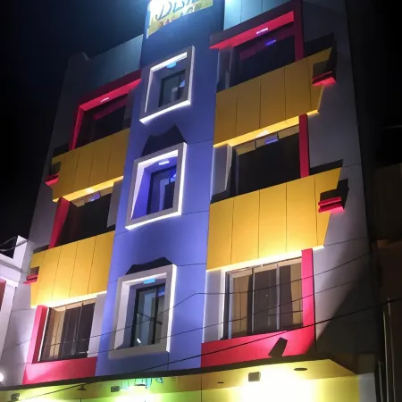 Hotel Disha Palace Отели рядом с достопримечательностью «Храм Саи Бабы»