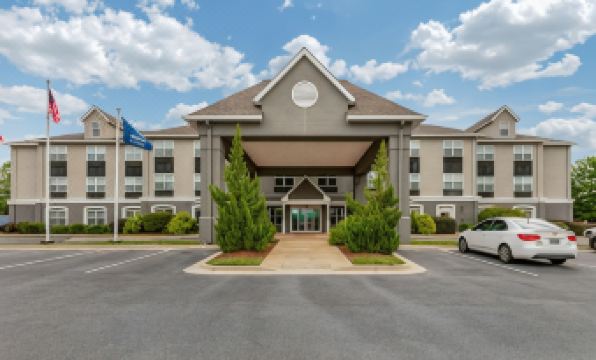 Clarion Pointe Columbus-Bradley Park