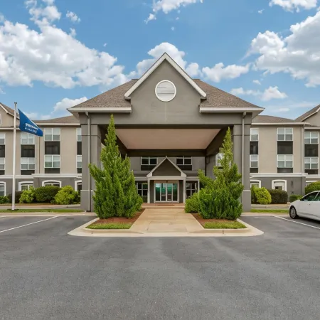 Clarion Pointe Columbus-Bradley Park Отели в г. Колумбус