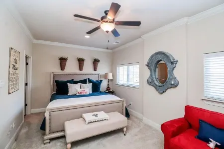 Luxurious condo minutes from Ole Miss & the Square