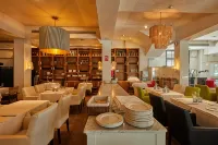 Hotel Trias - breakfast