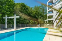 Cerise Dax - les Jardins du Lac Hotels in Saint-Paul-les-Dax