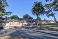 Butterfly Grove Inn - 2-Star