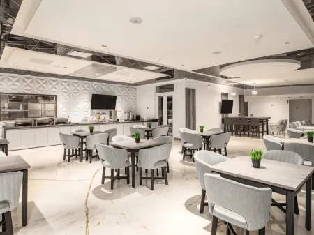 Hotel Mesaluna Short & Long Stay