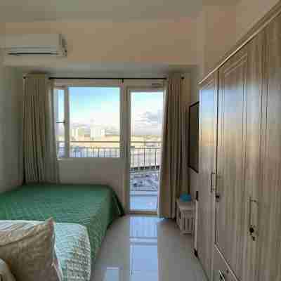 Cozy 2 Br Unit at South Residences SM Southmall Rooms