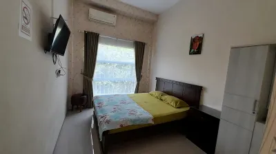 Homestay Family Syariah Hotel a Deket Kulon