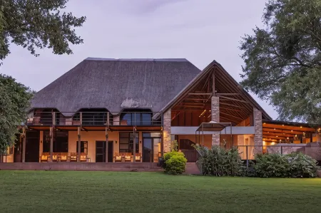 Chobe River Lodge