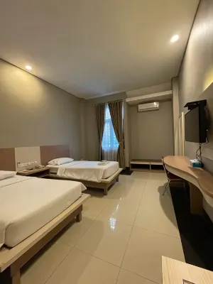 Triton Hotel Manokwari - 2 étoiles