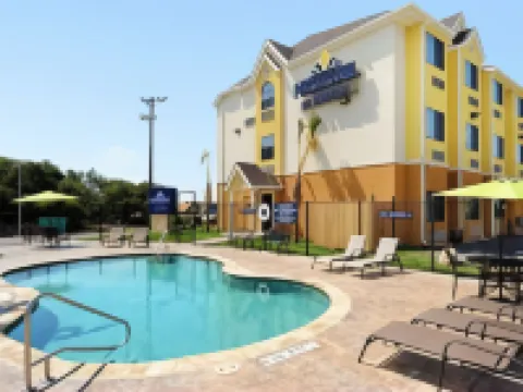 Microtel Inn & Suites by Wyndham New Braunfels Hotels in New Braunfels