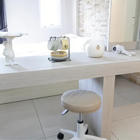 Shi-ro-i Poshtel