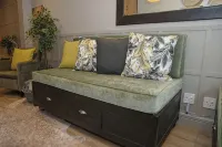 Royal Pearl, Insta-worthy APT