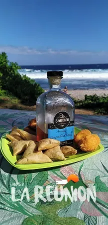 Driftwood-small house next to large cove Отели в г. Петит Иль