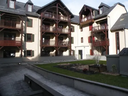 Luxury apartment in a quiet location 50 metres from the village center