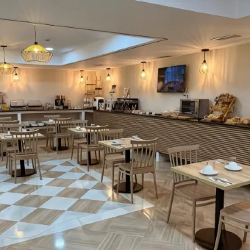Hotel Córdoba Centro Отели рядом с достопримечательностью «Башня Калаорра»