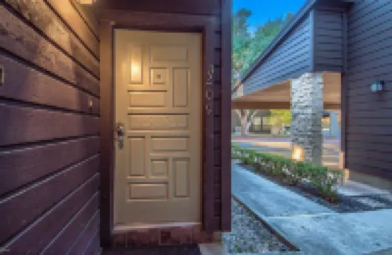 The Float Inn 3 CW B209