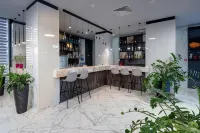 Best Western Plus Premium Inn - bar