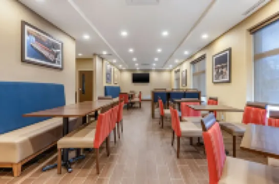 Comfort Inn & Suites