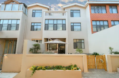 Kaifeng Yunshuli Homestay (Jinming Square Bianliang Xiaosong City) - Flughafentransfer