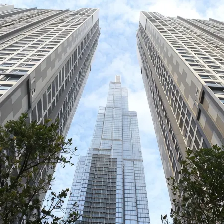 LuxHomes Saigon - Vinhomes Central Park Отели рядом с достопримечательностью «Небоскреб Landmark 81»
