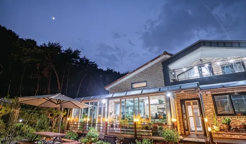Gunsan Seongsanae Pension - Pensions