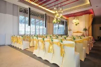 The Quarter Hualamphong by UHG