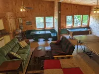 Lake George Diamond Point 3 Bed / 2 Ba two story Cabin - Chalets