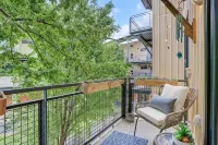 Lamar Treehouse - Condos