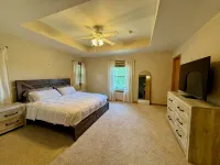 Incredibly Clean 4 Bedroom Townhome on Table Rock Lake in Kimberling City - Wifi