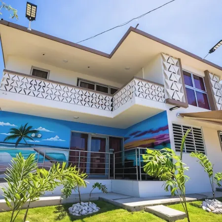 Les Guest House 1 Bedroom Apartment with Pool