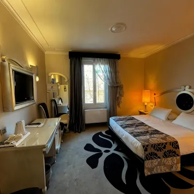 Zanhotel Tre Vecchi Hotel berhampiran Piazza del Nettuno