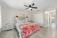 Heated Salt Pool & Hot Tub: 4mi to Beach!Great Family Friendly Vacation