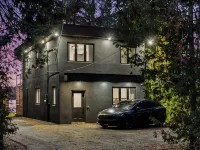 Luxury Waterfront Retreat with Sauna, EV Charger, Pizza Oven & Lake Views Hotels in Severn