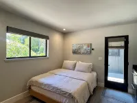 Modern Cozy Pebble Beach Studio with Premium Amenities and WiFi - Wifi