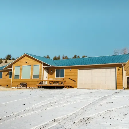 All new inside, 3-bedroom house, WiFi, AC beautiful Paradise Valley Yellowstone Hotels in Emigrant