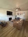 3-bedroom home close to Airport. Beutifully decorated. - บังกะโล