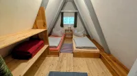 Cozy hut in the middle of the forest. Pet friendly!