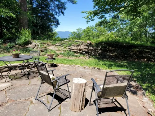Charming Artist's Retreat